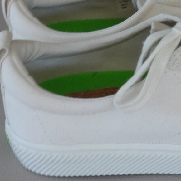 Cariuma  off White sneakers size  W. 10.5, M 9, lace up, cork padded insole, NWT - Picture 14 of 16